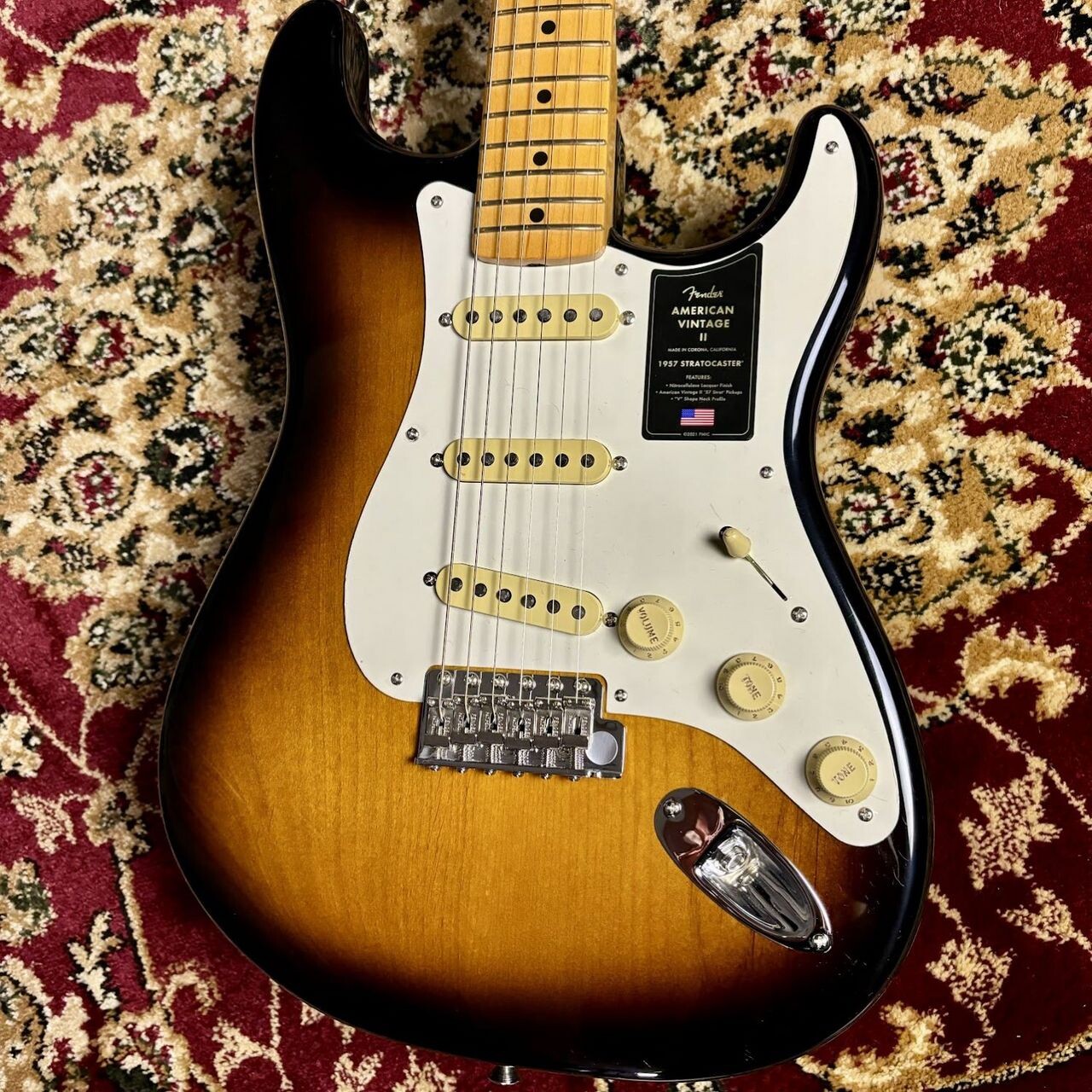 Fender American Vintage II 1957 Stratocaster 2-Color Sunburstのご