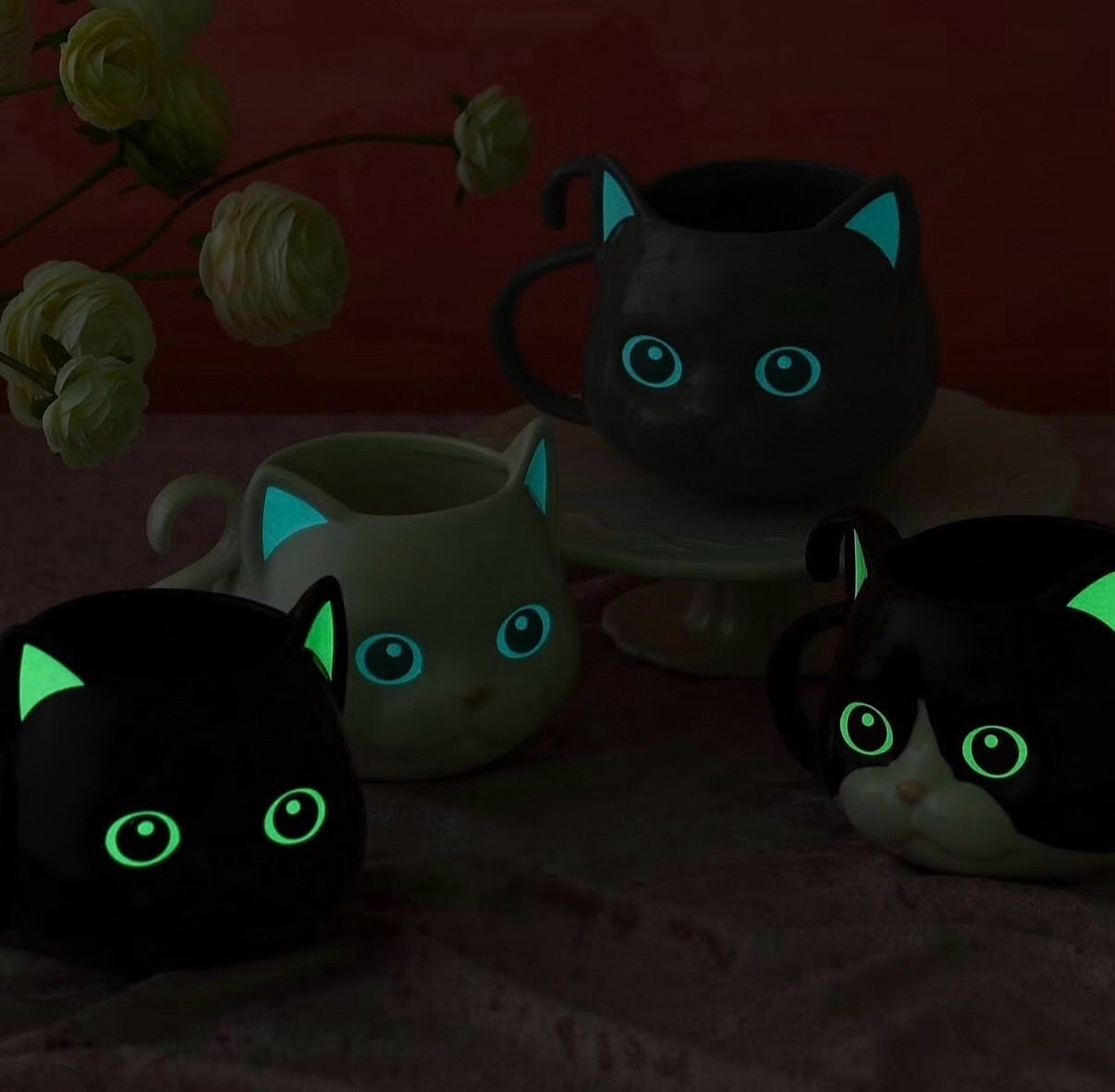 NEW】暗闇で驚く😱！？目と耳が光る猫モチーフのマグカップ