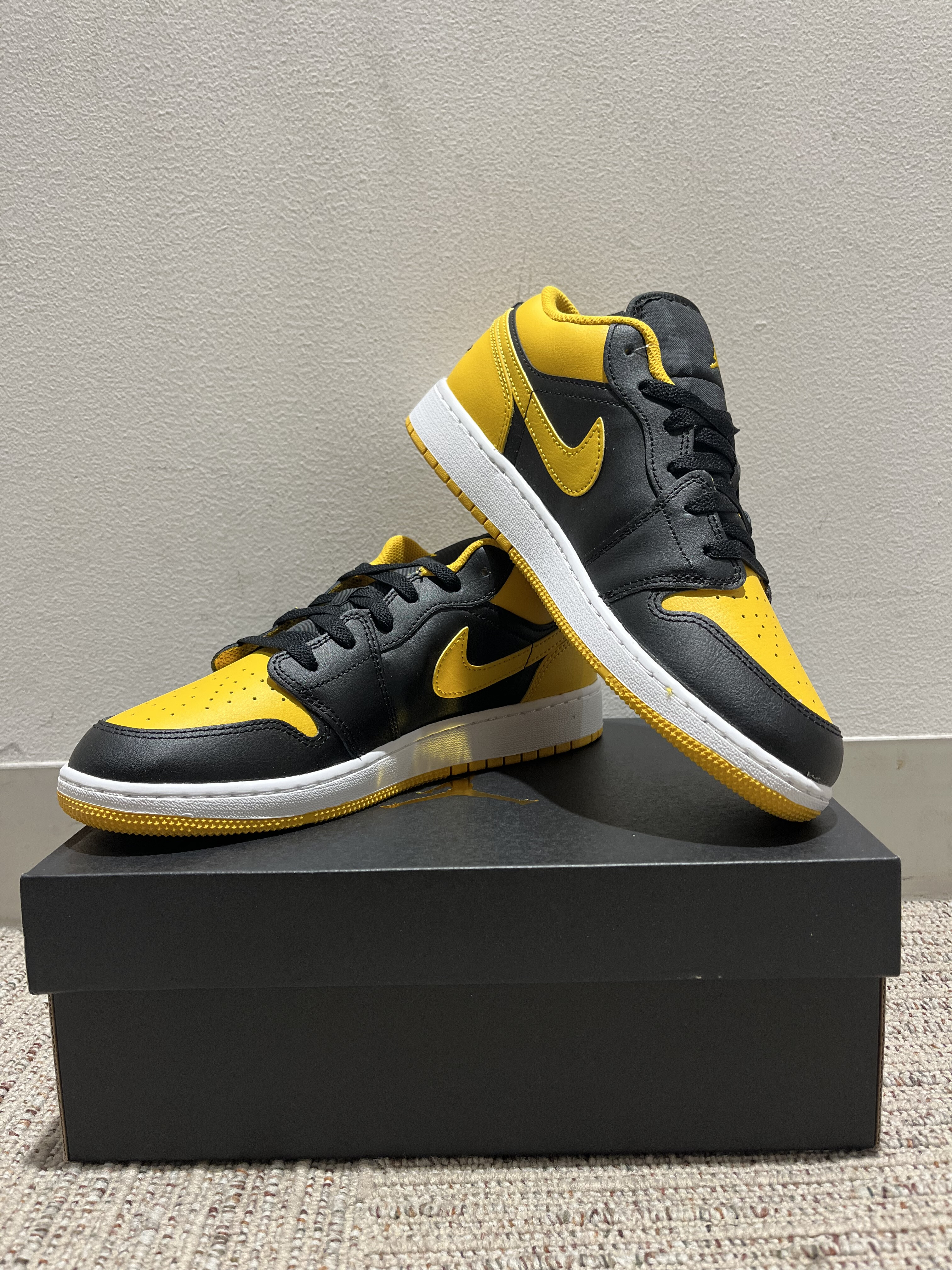 あ*袋様 NIKE AIR JORDAN1陶器製 フィギュア Bowen Des 吉徳×F:NEX ホロ -日本人形- 1/4スケールフィギュア – フィギュア通販