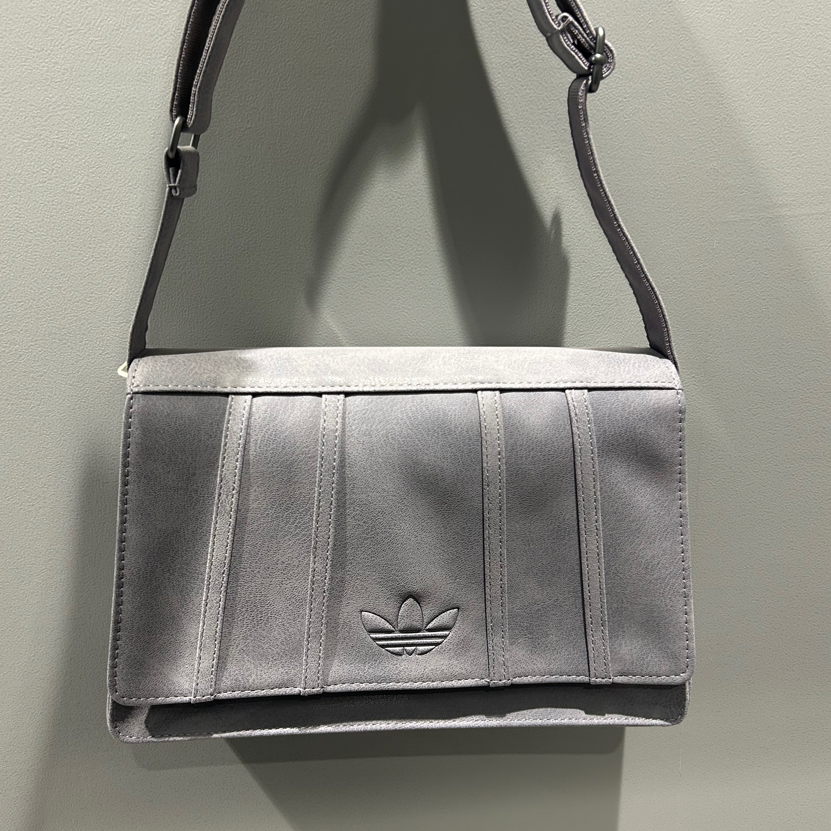 高品質の激安 adidas新作バッグ👜❤️✨✨ │ABCマートグランドステージ フラワー・ガーデニング
