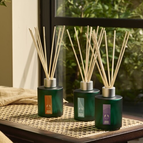 値下げ中★エッセンシャルザビューティ 6セット 楽天市場】エッセンシャルオイル ディスプレイスタンド 1段 6本用