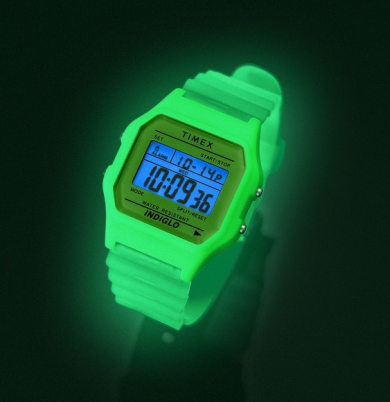 【TIMEX】時計全体が蓄光素材でできたT80 復刻モデル！