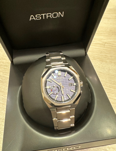 【SEIKO ASTRON】スーツもカジュアルもこれ一本！スポーティなGPSソーラー