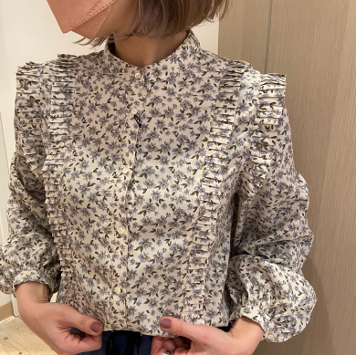 毎年大人気のYOLOの花柄ブラウス入荷🍃