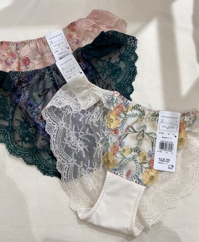 蒸れにくい！響きにくい！！バックレースショーツ✨