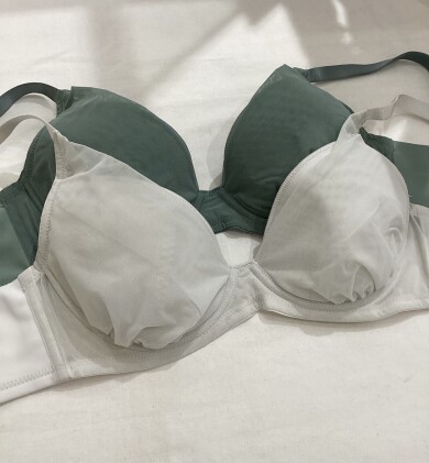 【新作】小さく見せるブラ　シンプル