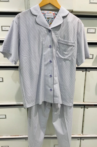 《綿混　さらっとした肌触りパジャマ》ＭＡＤＥ　ＷＩＴＨ　ＬＩＢＥＲＴＹ　ＦＡＢＲＩＣ