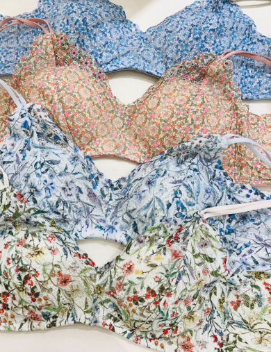 《３６４　レース》　ＭＡＤＥ　ＷＩＴＨ　ＬＩＢＥＲＴＹ　ＦＡＢＲＩＣ 