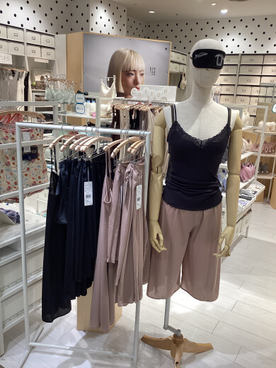お洋服のシルエットを美しく✨スリップ・ペチコート・タップパンツ