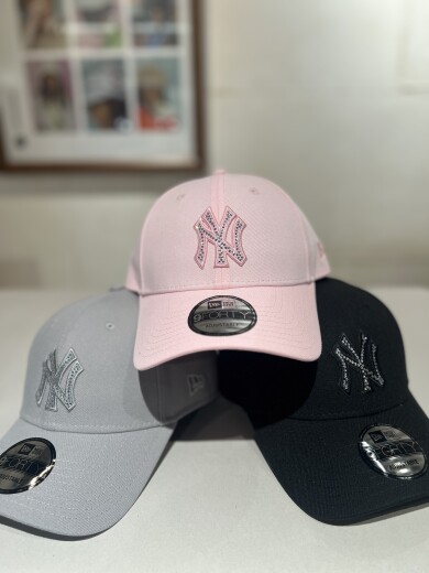 【NEWERA】ラインストーンが可愛い！大人気のシリーズ入荷しました！