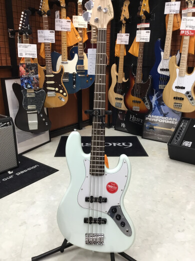 パステルカラーのジャズベース入荷！