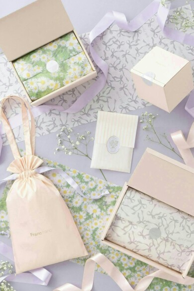 【NEW】 ギフトラッピングとショッピングバッグのデザインが変わりました𓏸𓈒 𓂃🌼ꫂ᭪݁.*