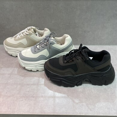 期間限定❕スニーカー10%OFF👟