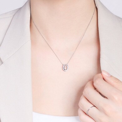 プラチナ ダイヤモンド 馬蹄 ネックレス