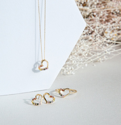 2025ニューイヤーコレクション♡マルチカラーハートネックレス　ピアス
