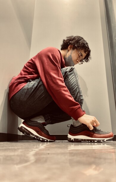 🇫🇷🍷👟✨