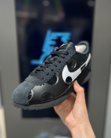 NIKE CORTEZ⚪️⚫️♡