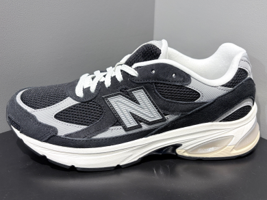 NEW BALANCE 2010