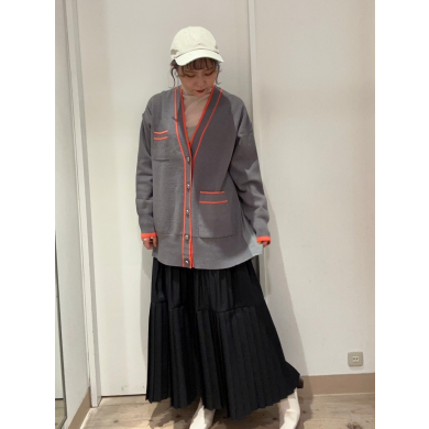 レトロな雰囲気のカーディガン✨