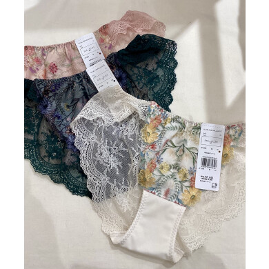 蒸れにくい!響きにくい!!バックレースショーツ✨