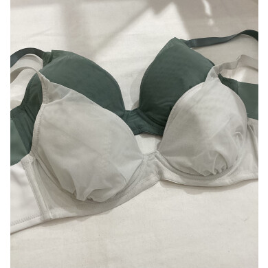 【新作】小さく見せるブラ　シンプル
