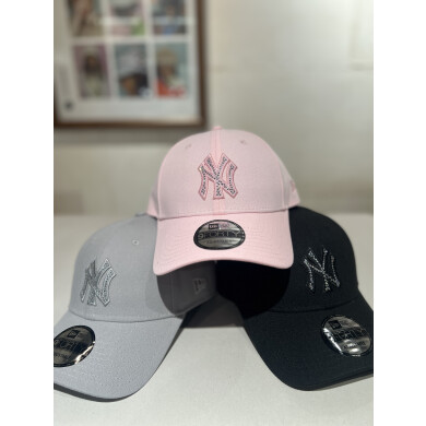 【NEWERA】ラインストーンが可愛い！大人気のシリーズ入荷しました！
