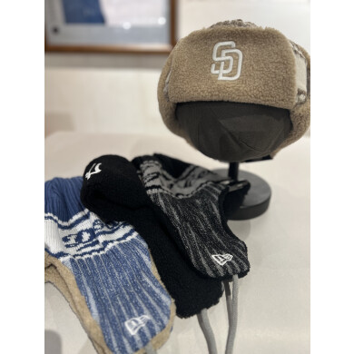 【NEWERA】ニット トラッパー