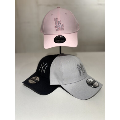 あの大人気キャップが再入荷!【NEWERA】9FORTY Rhinestone