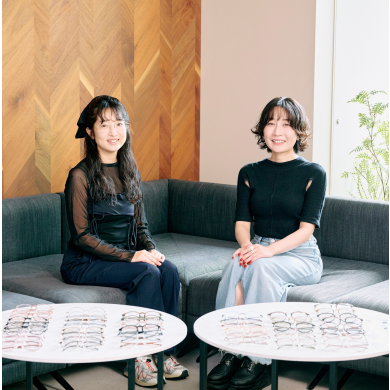 その日のメイクに、メガネという新発想。