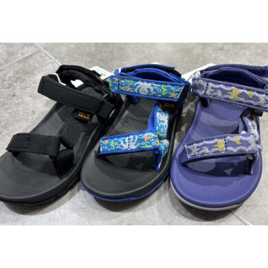 Teva  kidsサンダル👧