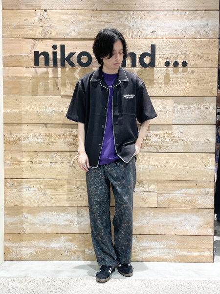黒と紫で雰囲気バッチリ