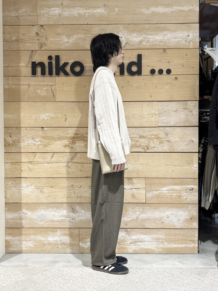 きれいめニットスタイル