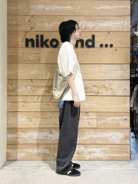 ラフなシンプルTシャツコーデ