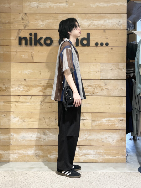 透かしシャツコーデ