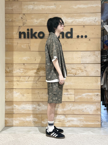 総柄セットアップコーデ
