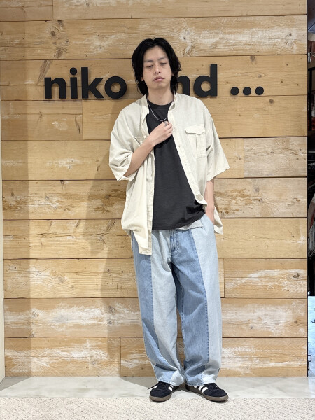 シャツでカジュアルコーデ