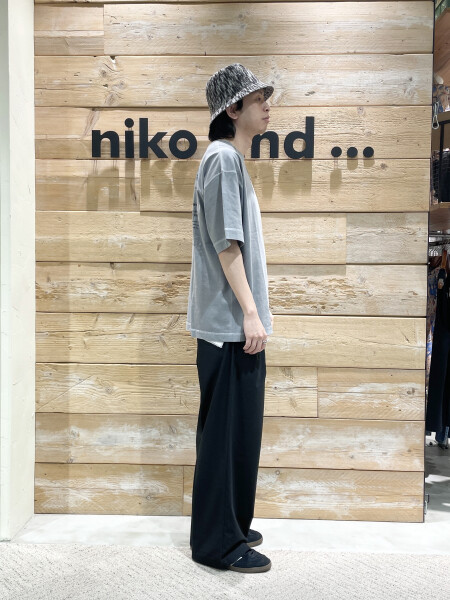 夏のTシャツラフコーデ