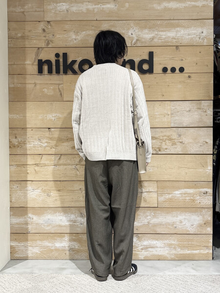 きれいめニットスタイル