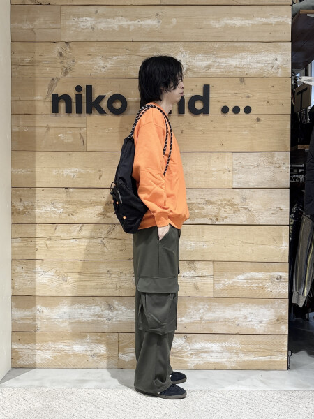 オレンジ✖️カーキ