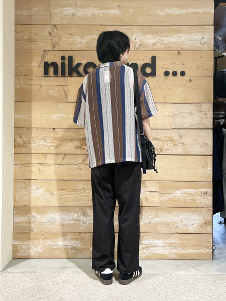 透かしシャツコーデ